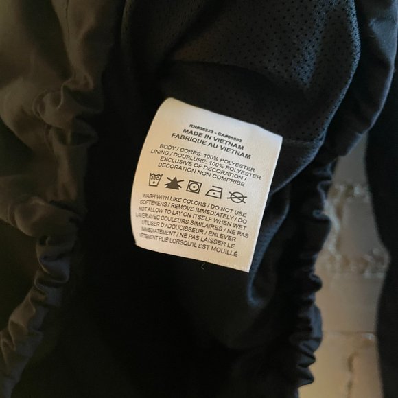 NWOT Women's Nike Storm-Fit Black Long Sleeve Windbreaker Pullover Jacket Medium - Picture 12 of 14